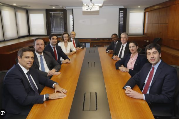  Redução da Selic faz bancos públicos reduzirem suas taxas