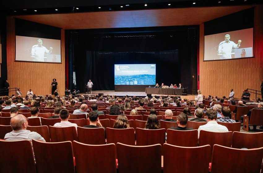 Conferência do Plano Diretor discute estratégias para o futuro de Porto Alegre