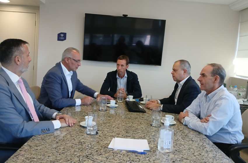  Visita Institucional